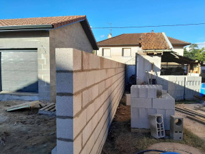 Photo de galerie - Monté des murs avec parpaing ou brique 