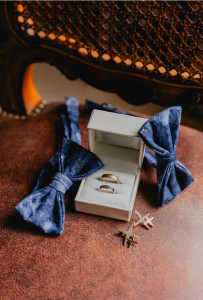 Photo de galerie - Création de noeud papillon sur mesure