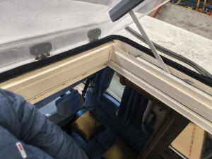 Photo de galerie - Changement d' un joint de hublo de camping car 