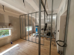Photo de galerie - Pose menuiserie, parquet, cloison et plaque placo plâtre, électricité.