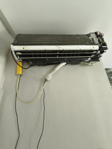 Photo de galerie - Installation d'une climatisation réversible. Ajout d'une autre pompe et d'un transfo pour une optimisation