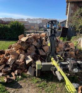 Photo de galerie - Fendage de 10 Stère de Bois 