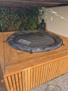 Photo de galerie - Realisation encadrement jacuzzi exterieur 