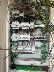 Photo de galerie - Remise en conformité d’un tableau électrique 
