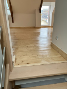 Photo de galerie - Réfection et vitrification de plancher 