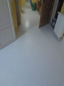 Photo de galerie - Pose de peinture sous sol dans appartement 