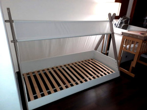 Photo de galerie - Lit Montessori installé clé en main pour un espace adapté aux enfants. 