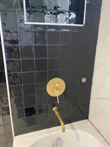 Photo de galerie - Pose robinet encastre 