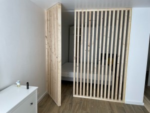 Photo de galerie - Réalisation d’un claustra en bois terminé 