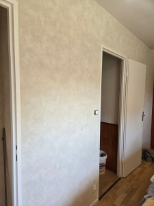 Photo de galerie - Pose de tapisserie chambre 