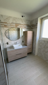 Photo de galerie - Réalisation d’une salle de bain de A à Z. Plomberie , carrelage , peinture , appareillage 