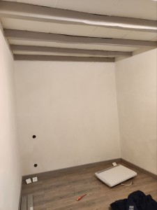 Photo de galerie - Rénovation du sol au plafond d'une petite chambre 