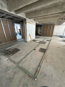 Photo de galerie - Création de sanitaires et doublage pour les gaines techniques