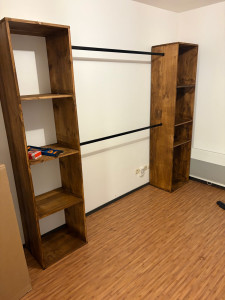 Photo de galerie - Dressing fabriqué entièrement sur mesure (de A à Z). Conception, découpe, assemblage et installation réalisés par mes soins. Travail propre, solide et fonctionnel. 