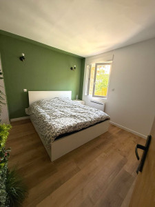 Photo de galerie - Pose de parquet, plinthe et peinture mur et plafond