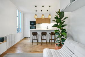 Photo de galerie - Rénovation complète et ameublement clé en main d’un appartement situé rue de Vaugirard, Paris 6e.
Travaux tous corps d’état, conception des espaces, menuiserie sur mesure, fourniture et montage du mobilier, cuisine équipée et finitions soignées.