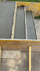 Photo de galerie - Escalier beton lissé, bordure en demi rond.