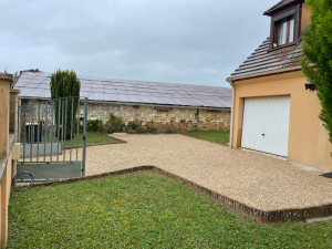 Photo de galerie - Création d’une cour en gravillons.