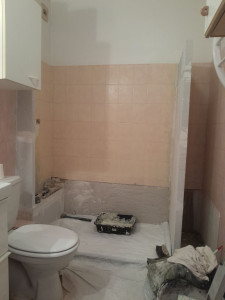 Photo de galerie - Rénovation salle de bain. Dépose baignoire/ Création douche.