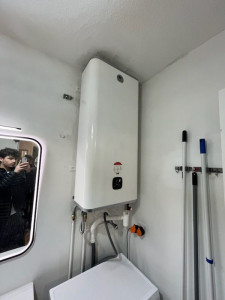 Photo de galerie - Remplacement chauffe eau électrique en panne par un chauffe eau plat thermor. 