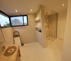 Photo de galerie - Pose de carrelage   avec  coupe a 45° pour les finitions 