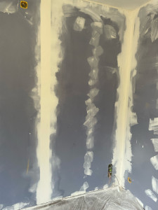 Photo de galerie - Reprise d’enduit et ponçage 