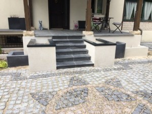 Photo de galerie - Pose de pavés création d'un escalier 