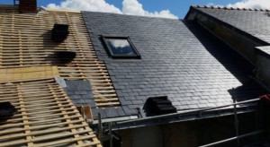 Photo de galerie - Rénovation d'une toiture complète plus fenêtre de toit gouttière nantaise