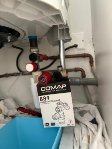 Photo de galerie - Remplacement d’un groupe de sécurité sur ballon d’eau chaude

Remplacement d’un groupe de sécurité défectueux présentant une  fuite.
