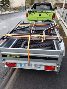 Photo de galerie - Chargement d'un lit en kit