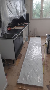Photo de galerie - Montage tout type de cuisine avec tout les branchement électriques et plomberie et pose le sol 
