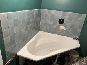 Photo de galerie - Pose de faïence et baignoire 