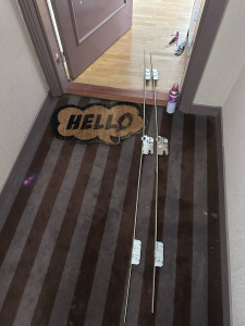 Photo de galerie - Remplacement d’une serrure à larder 3 points de fermeture, norme A2P **, avec changement à l’identique du modèle existant.