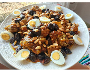 Photo de galerie - Tajine sucré salé aux pruneaux,  amandes.