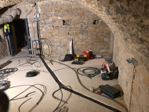 Photo de galerie - Aménagement d’une cave quartier saint Paul, création d’une alimentation électrique et de divers points électriques dans le nouvel espace.