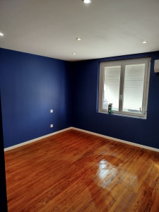 Photo de galerie - Cloisons fini avec pose de plinthe peinture de finition et pose de luminaires au plafond 