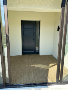 Photo de galerie - Peindre des portes moquette par terre