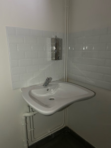 Photo de galerie - Lavabo PMR