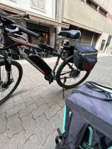 Photo de galerie - Livraison des courses et de colis en vélo électrique. service rapide et efficace.