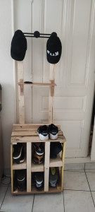 Photo de galerie - Meuble à chaussures et porte manteau