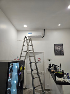 Photo de galerie - Montage clim 18000 btu 5kw 
