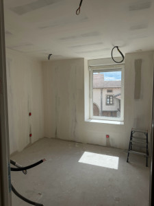 Photo de galerie - Réalisation des enduits dans une chambre 