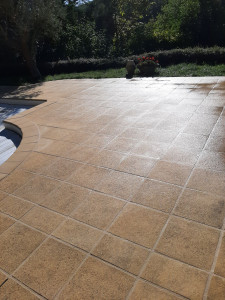 Photo de galerie - Joint de dalle piscine 
