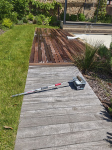 Photo de galerie - Dégrisage  d'une terrasse bois exotique 