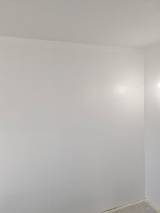 Photo de galerie - Ratissage plus peinture d une pièce 