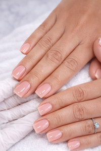 Photo de galerie - Gainage ongles naturels 