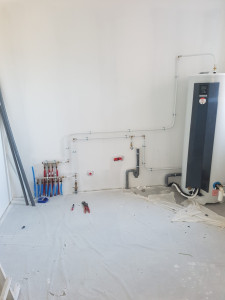 Photo de galerie - Mise en place cumulus thermodynamique et alimentation eau maison neuve