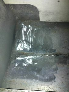 Photo de galerie - ✅ Changement de la tôle martyre
✅ Réparation de plusieurs fissures dues à l’âge