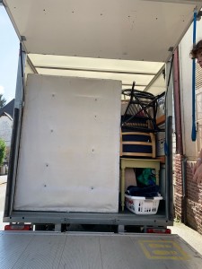 Photo de galerie - Chargement d’un camion pour un déménagement sur Liomer 