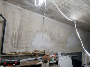 Photo de galerie - Les installations des arrivées d'eau local avant